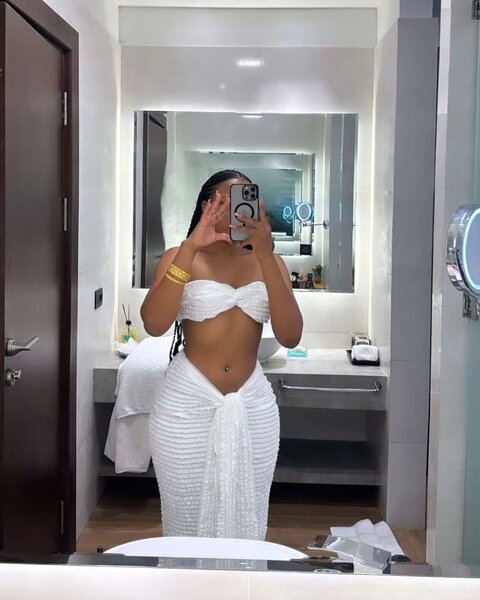 Robe élégante en crochet pour plage