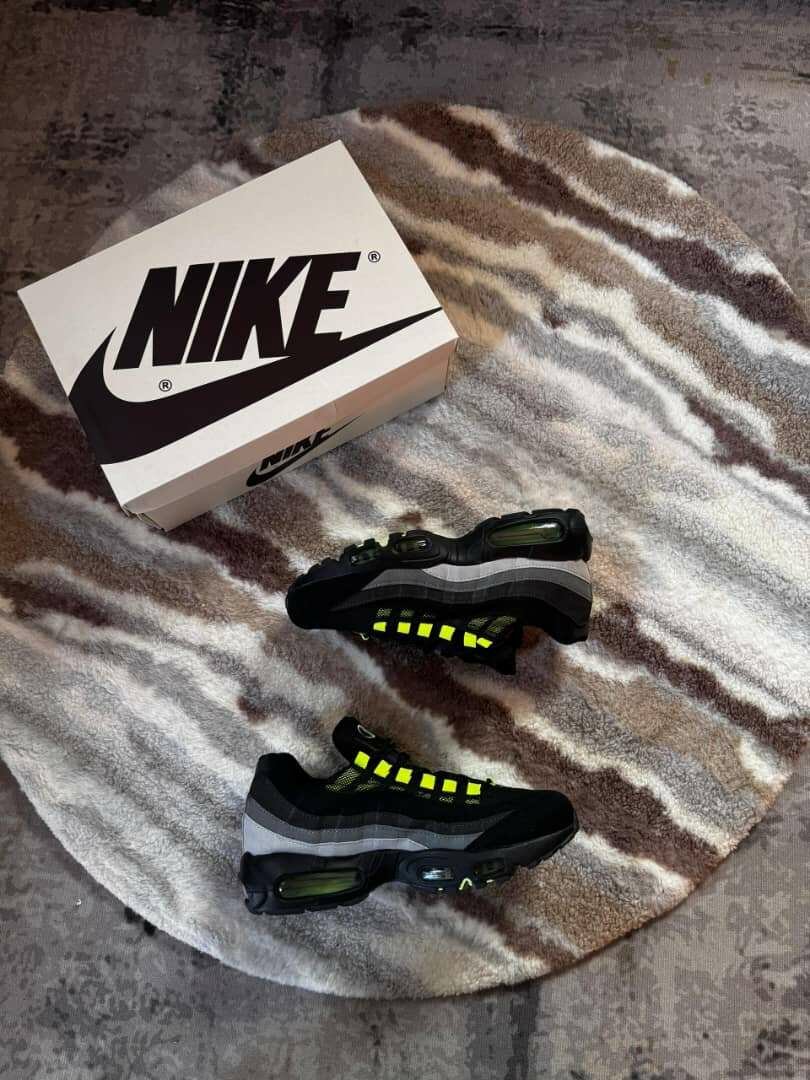 Nike Air Max 95 Sneakers