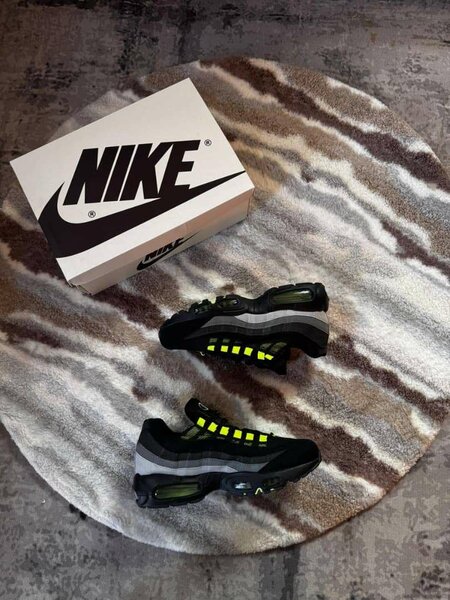 Nike Air Max 95 Sneakers