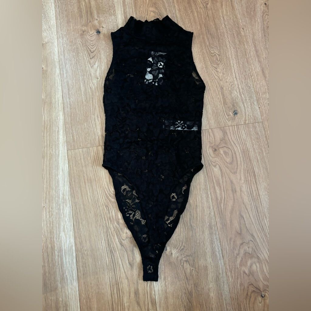 Body en dentelle noir chic