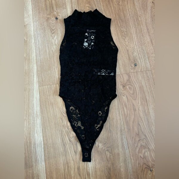 Body en dentelle noir chic