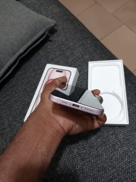IPHONE 15 128 GO