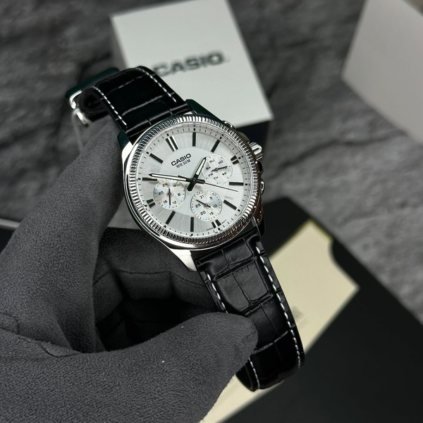 Часы Casio 