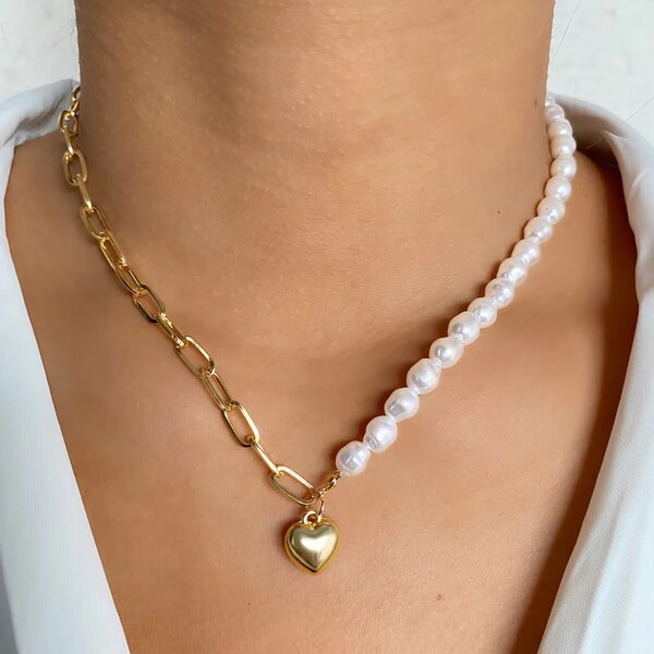 Collier perles et pendentif doré