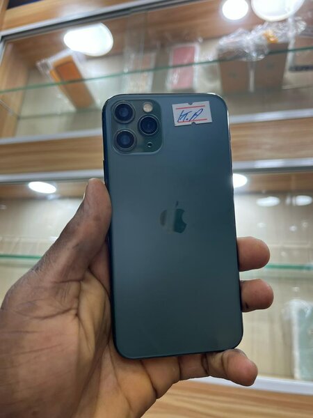 iPhone 11pro 64giga sans id Selfie  bouton volume passe pas