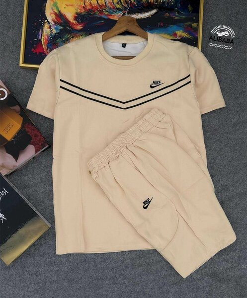 Ensemble sportif Nike tendance