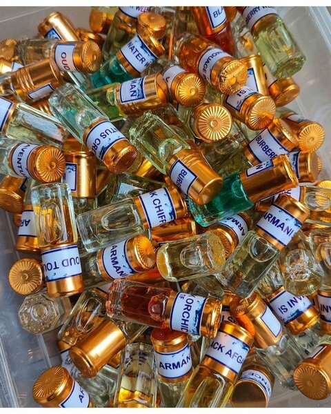 Perfume oil