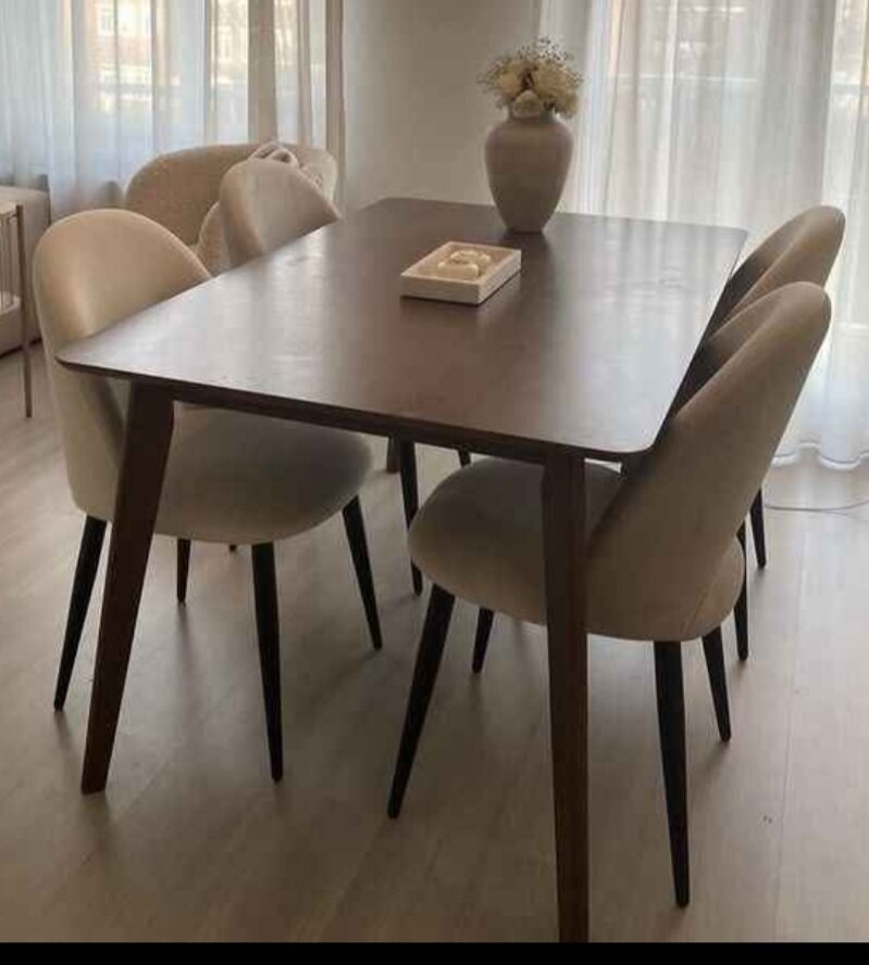 Table à manger moderne