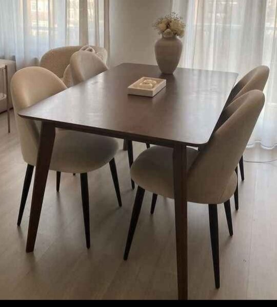 Table à manger moderne