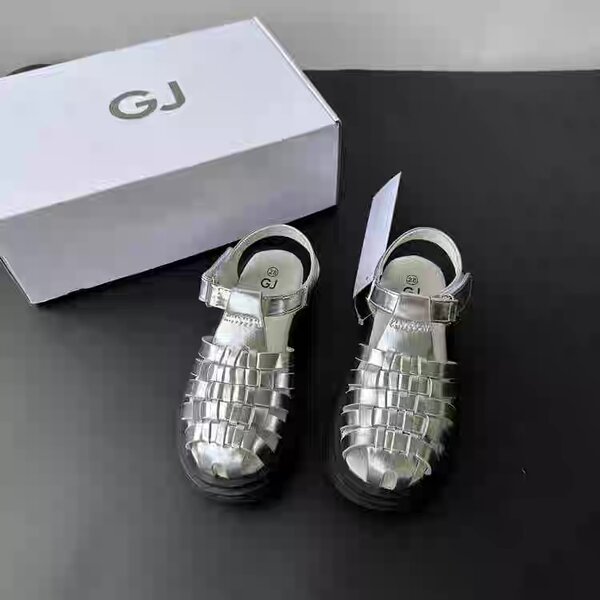 Sandales argentées pour filles