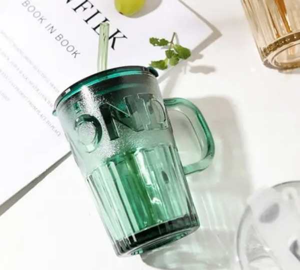 Tasse en Verre avec Paille