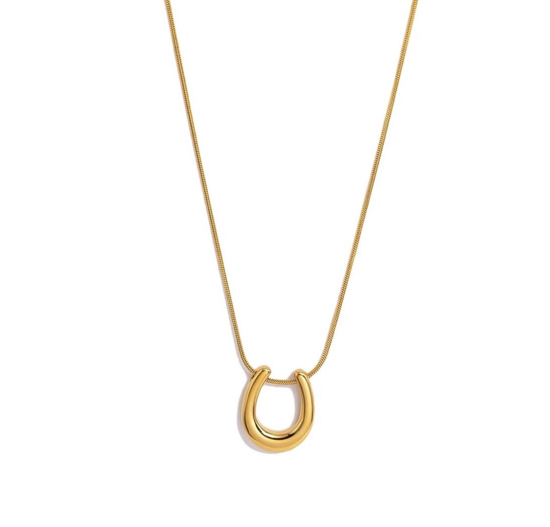 U - shaped necklace