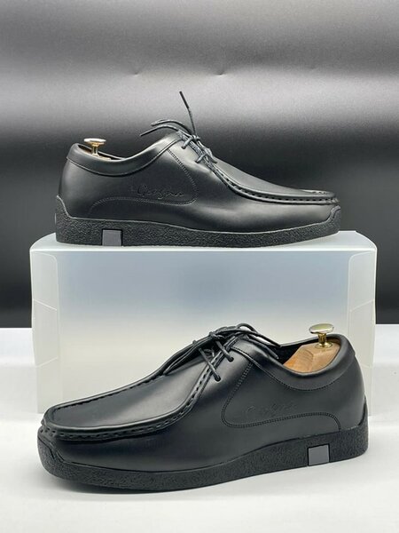 Chaussures, noires, à lacets