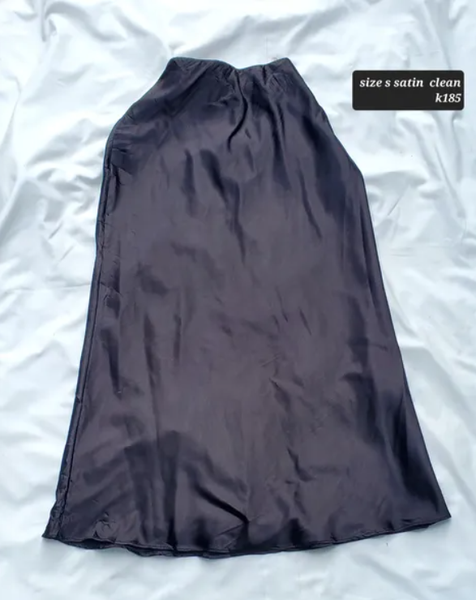 black skirt