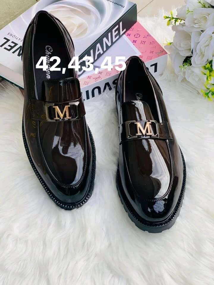 Men's classic shoes