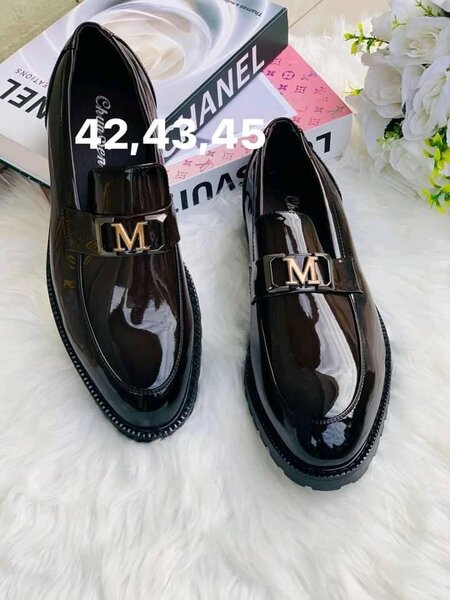 Men's classic shoes