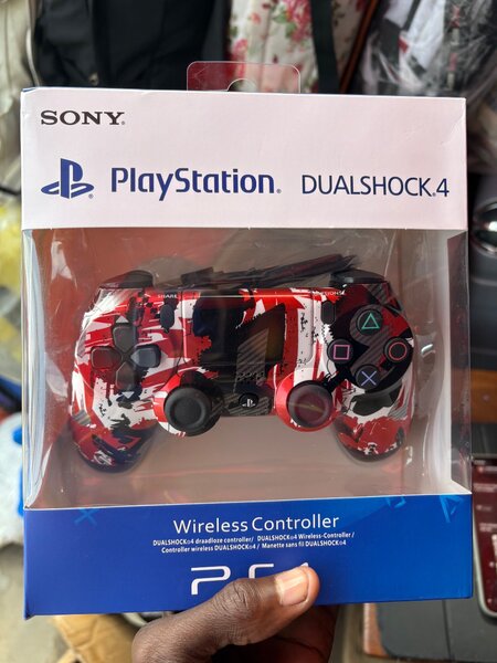 Manette PS4 design style
