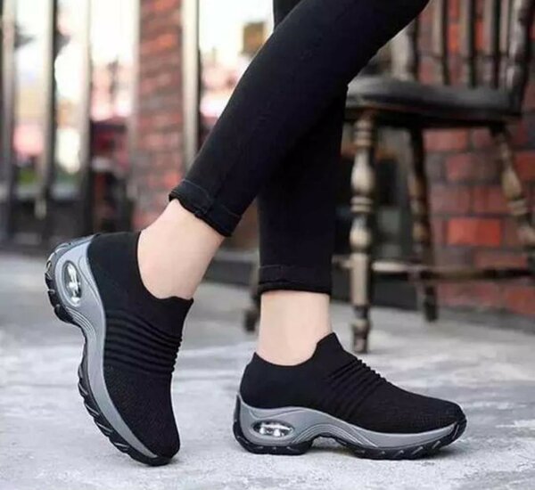 LADIES CASUAL WEAR