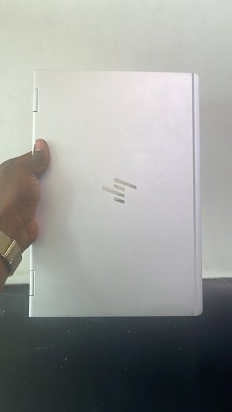 ELITE BOOK 1030 G3