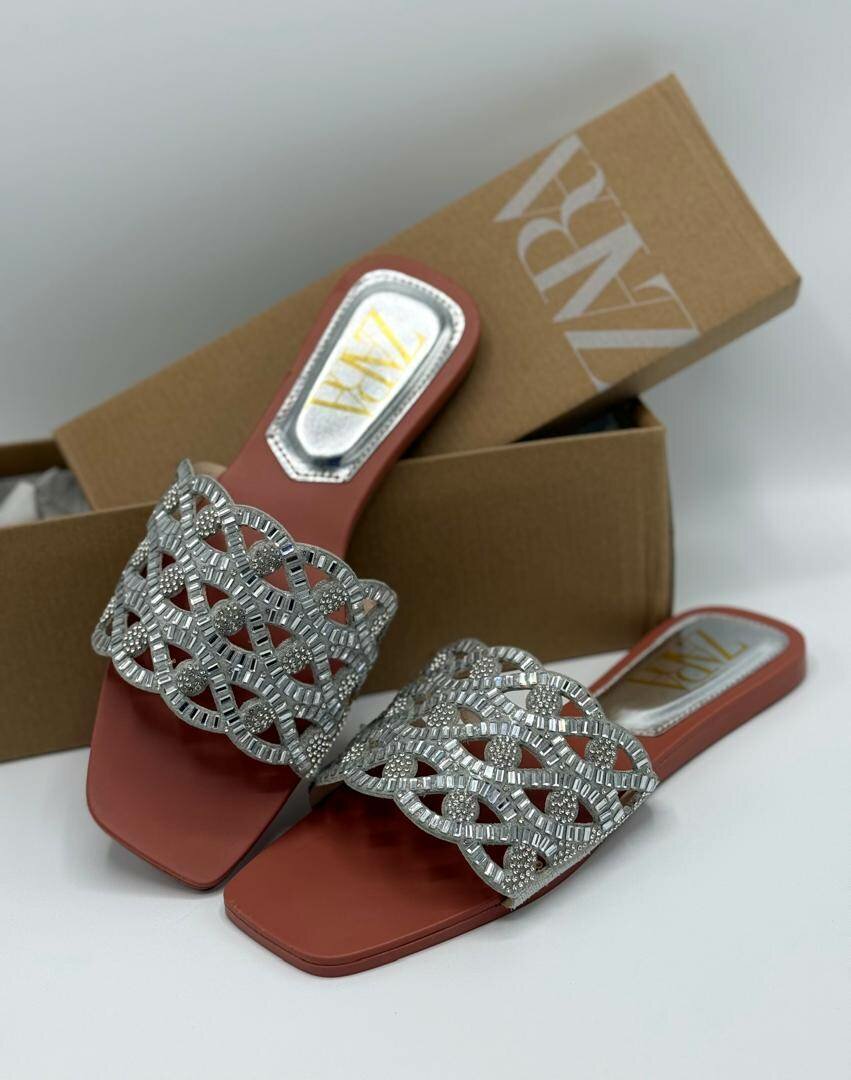 Ladies slippers