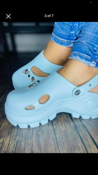 High base sandals