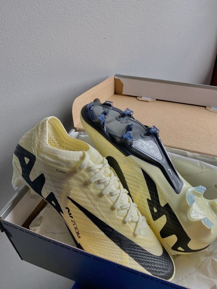 Soccer boots