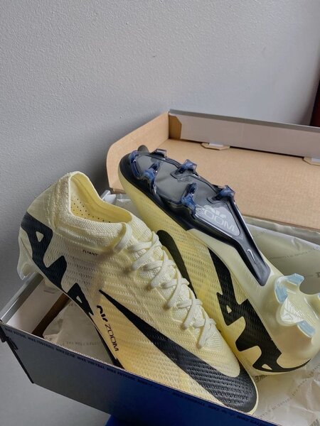 Soccer boots