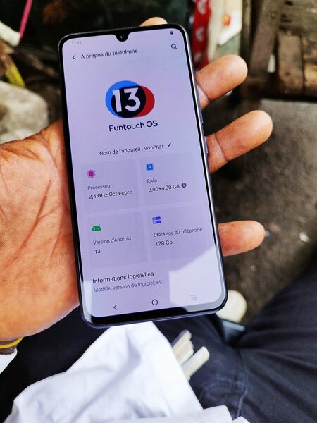 Vivo V21