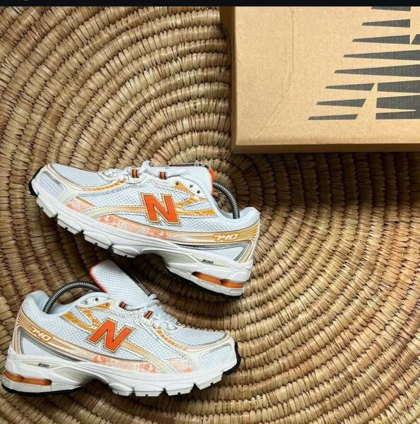 New balance 740