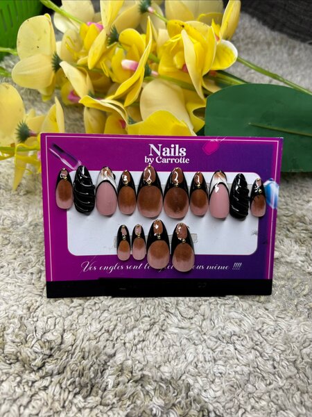PRESS ON NAILS
