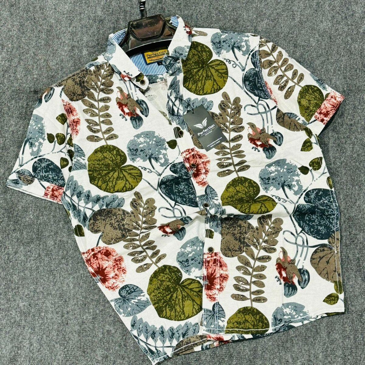 Short sleeve shirt