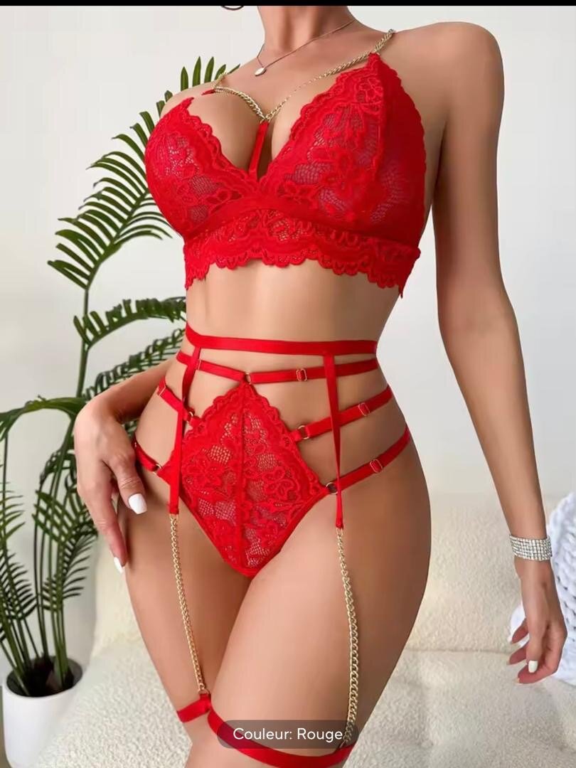 Ensemble sexy en dentelle rouge