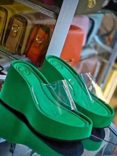 Sandales vertes à plateforme
