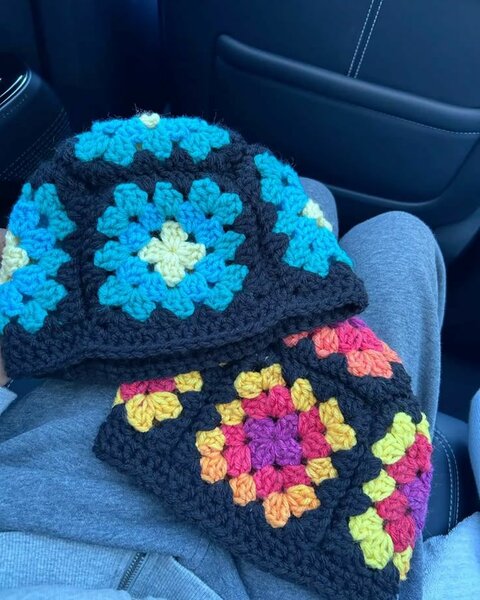 Bonnet crochet coloré