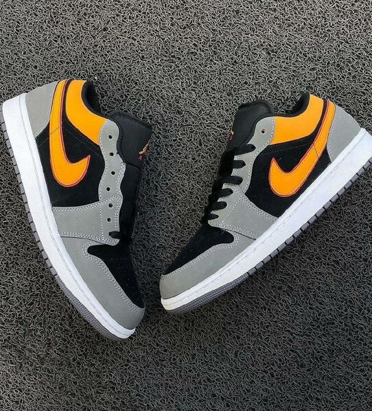 *NIKE *
