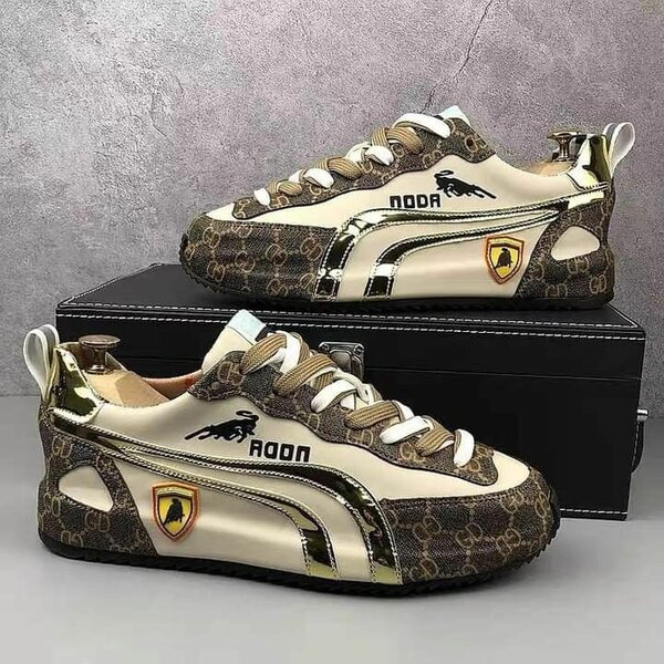 Sneaker