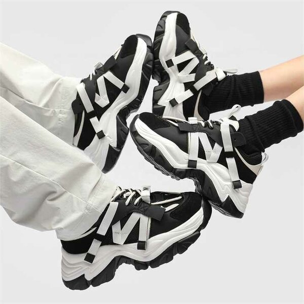 CHUNKY SNEAKER