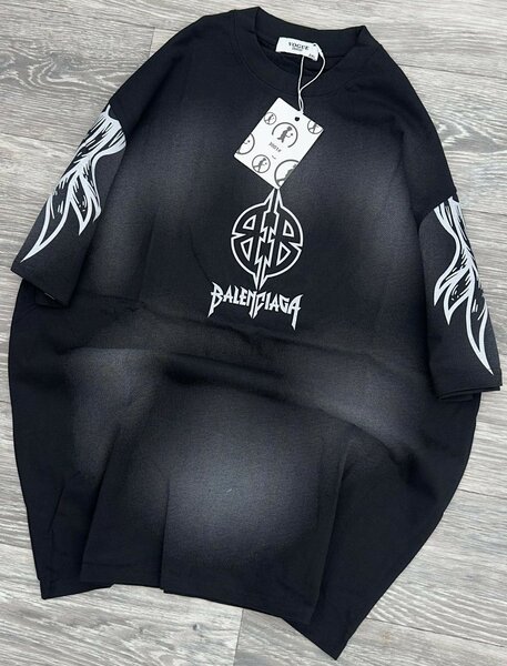 T-shirt Balenciaga noir graphique