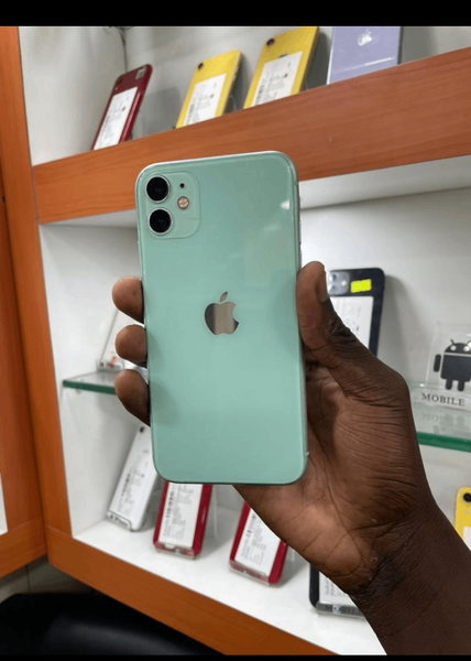 iPhone 11 vert 64GB débloqué