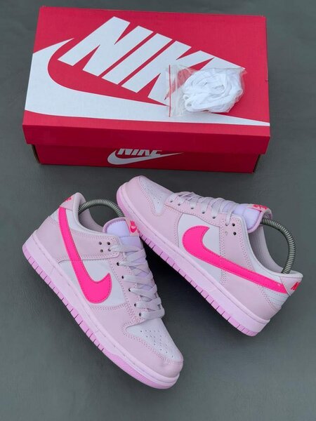 Baskets rose modernes