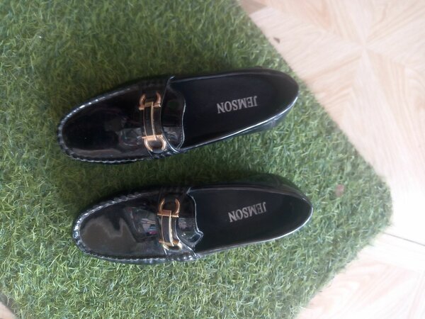 Dressing shoes