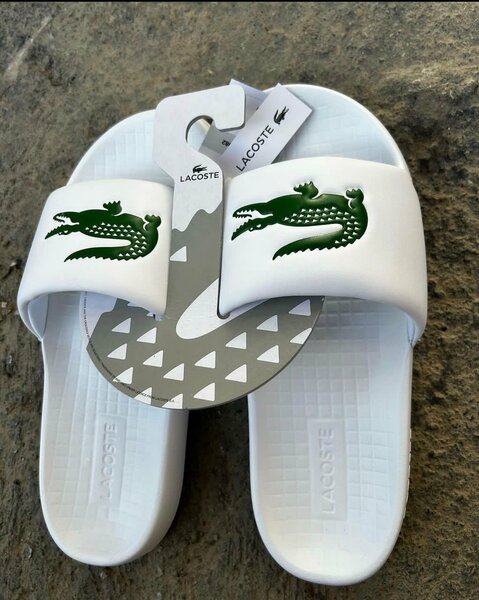Claquette lacoste
