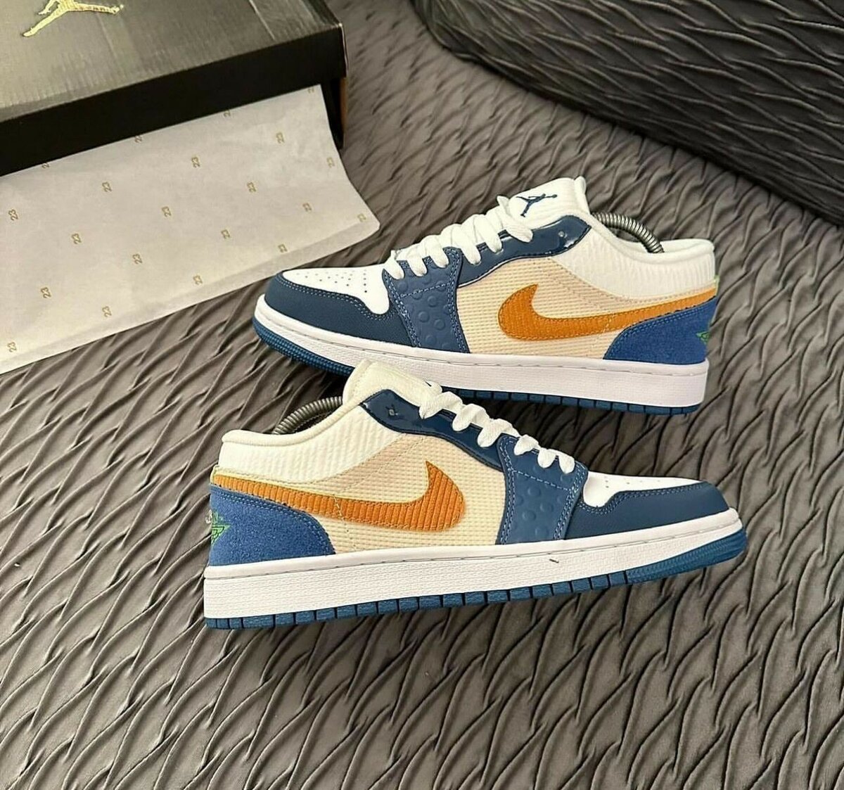 AIR JORDAN 1