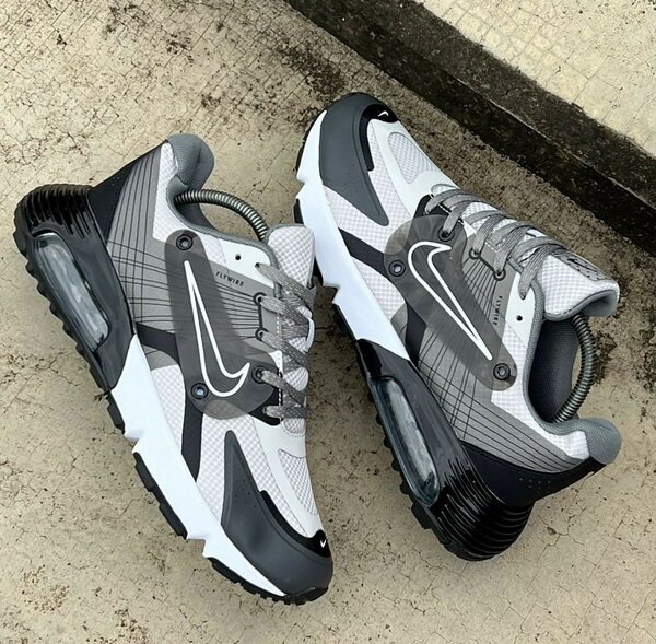 NIKE FLYWIRE