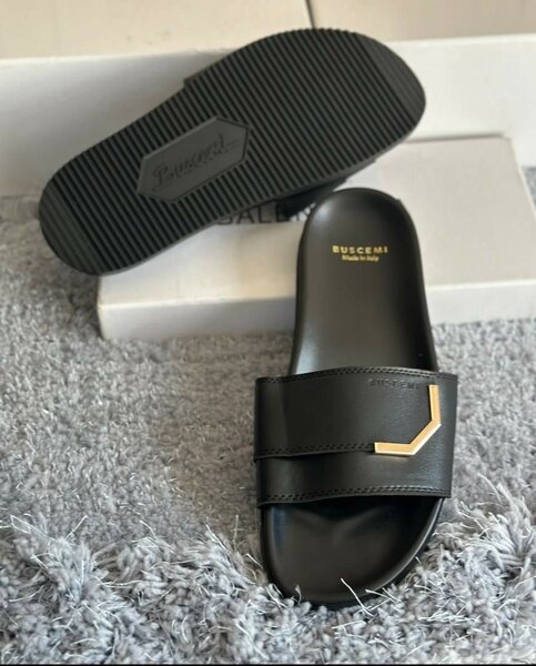 CLASSIC SLIPPER
