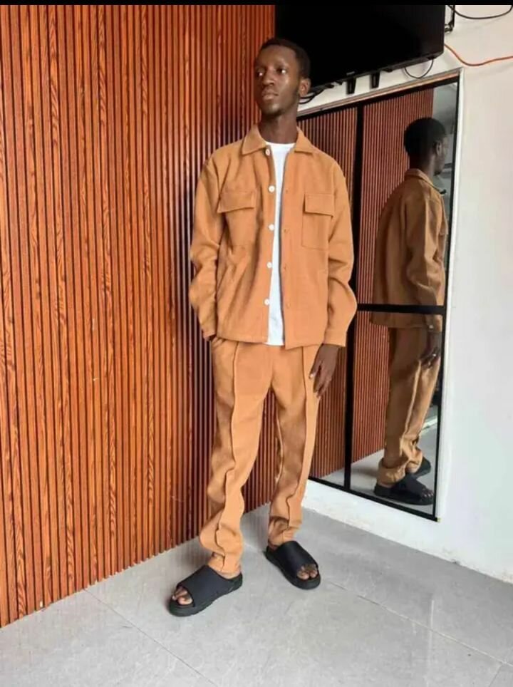 Costume élégant pour homme