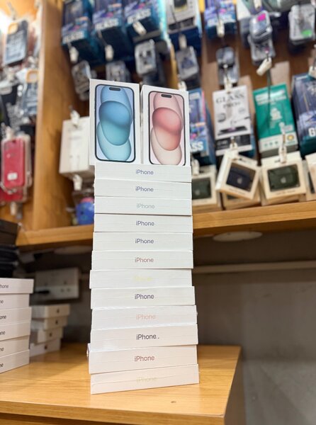 iPhone 15 128