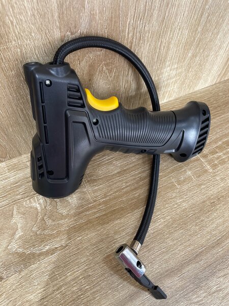 Tire inflator