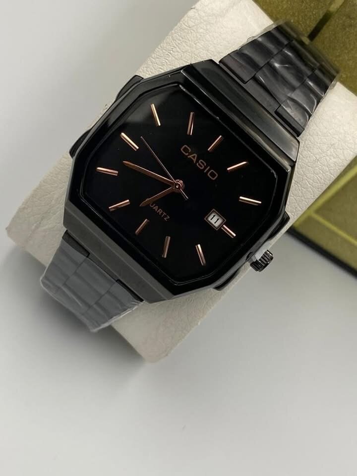 Montre Casio classique en acier