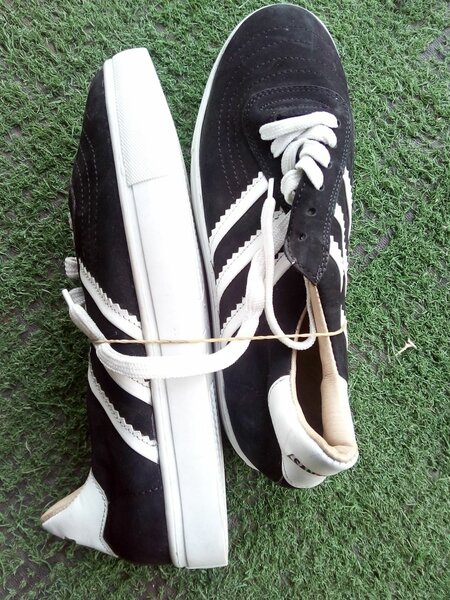 Sneaker
